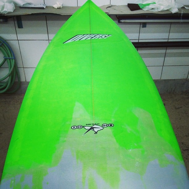  #greenwithenvy #customsurfboard #performancequad #resincolored