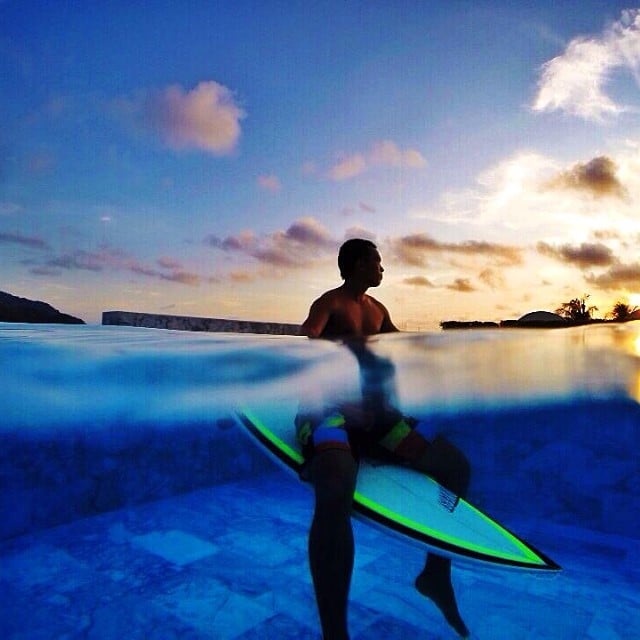  #regram #repost #man #surfboard #photooftheday #awesomeshot #diversesurf