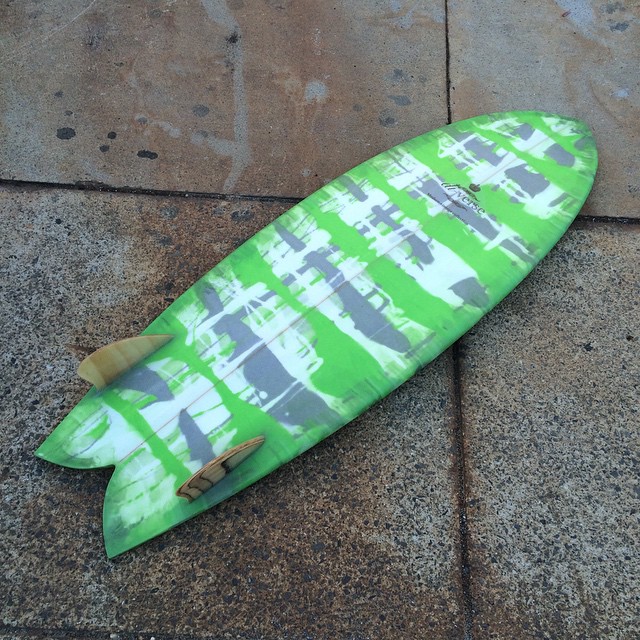  #takeitontotheotherside #keels #wooden #twinfin #resincolor #custom #classis #keeper